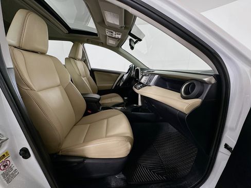 Used 2014 Toyota RAV4 Limited image 32