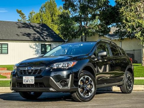 Used 2021 Subaru Crosstrek 2.0i AWD/4WD image 2