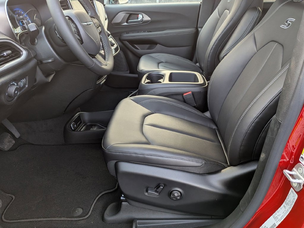 New 2026 Chrysler Pacifica Select w/ S Appearance Package AWD/4WD image 10