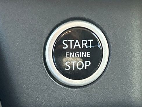 Used 2022 Nissan Rogue SL image 59