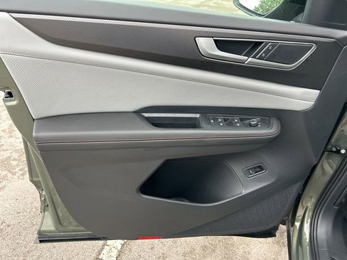 Used 2025 Volkswagen Atlas Peak Edition SE image 11