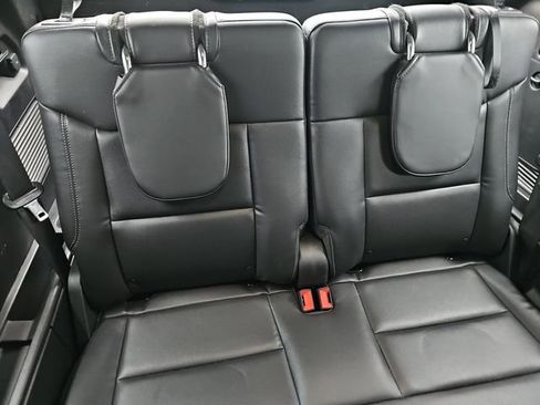 Used 2021 Ford Explorer XLT w/ Equipment Group 202A image 12