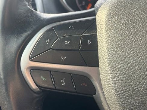 Used 2019 Jeep Grand Cherokee Altitude AWD/4WD image 18