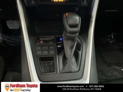 Used 2025 Toyota RAV4 XLE image 28