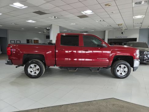 Used 2018 Chevrolet Silverado 1500 LT w/ All Star Edition AWD/4WD image 9