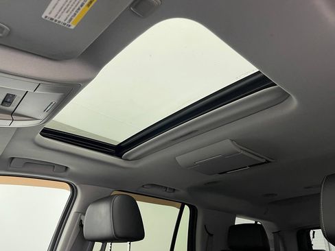 Used 2016 Chevrolet Tahoe LTZ AWD/4WD image 5