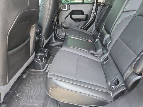 Used 2021 Jeep Gladiator Sport AWD/4WD image 16