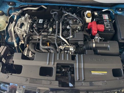 Certified 2025 Nissan Kicks SR image 13