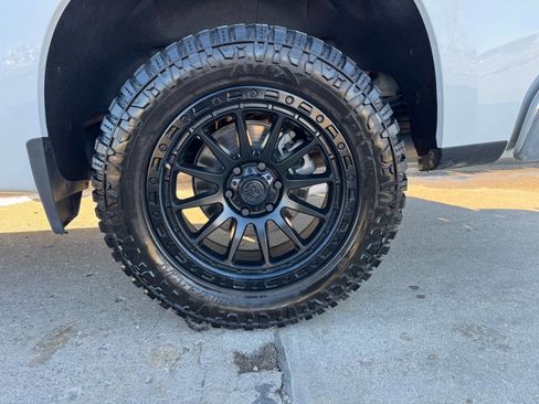 Used 2023 Chevrolet Silverado 1500 LTZ AWD/4WD image 9