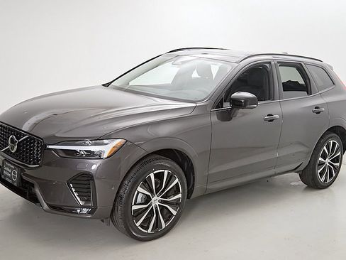 Certified 2025 Volvo XC60 B5 Plus AWD/4WD image 6