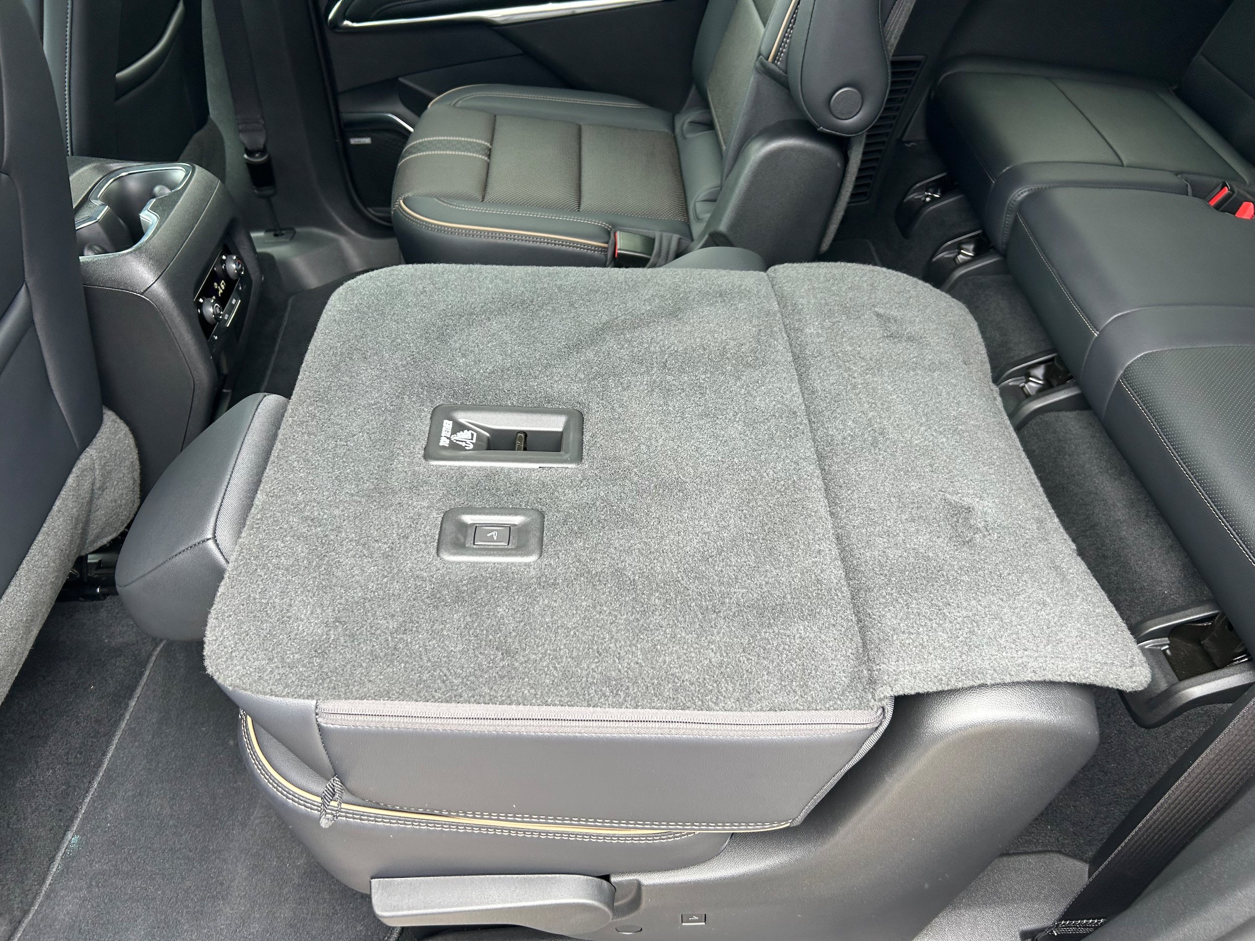 New 2026 Chevrolet Traverse High Country FWD image 32