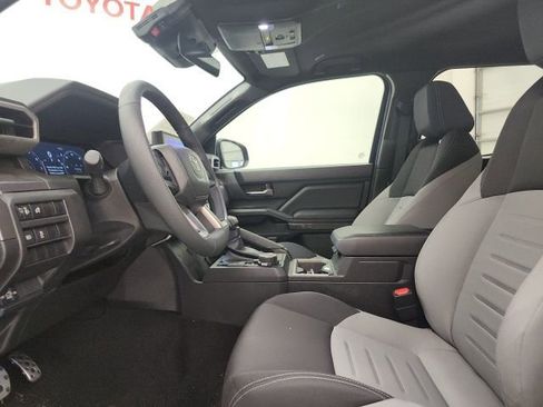 Used 2025 Toyota Tacoma TRD Sport image 14