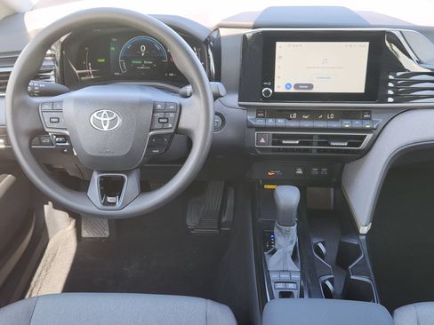 Used 2025 Toyota Camry LE w/ Convenience Package FWD image 30
