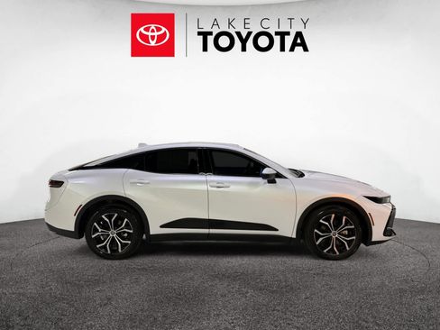 Used 2025 Toyota Crown XLE image 9