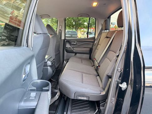 Used 2024 Honda Ridgeline Sport image 15