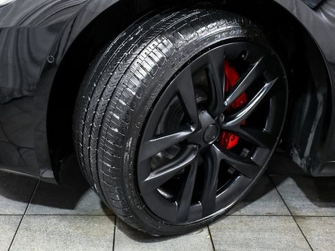 Used 2021 Tesla Model S Plaid image 7