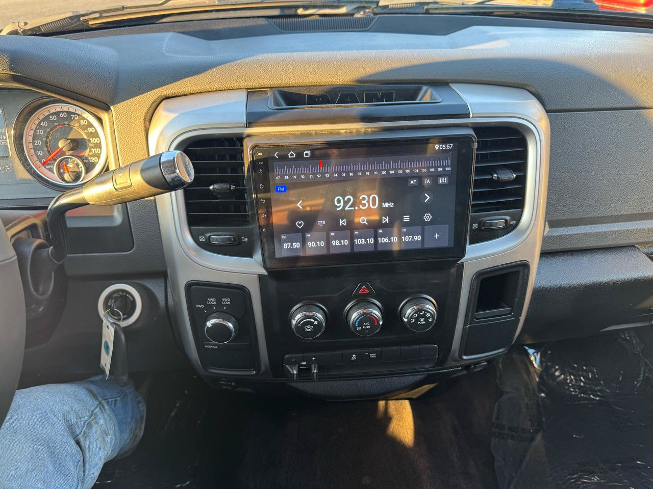 Used 2016 RAM 2500 SLT AWD/4WD image 15