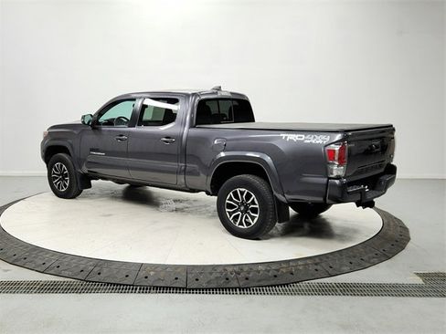 Used 2022 Toyota Tacoma TRD Sport image 5