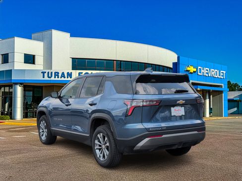 Used 2026 Chevrolet Equinox LT AWD/4WD image 3