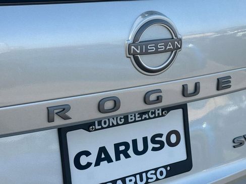 Used 2024 Nissan Rogue SV image 6