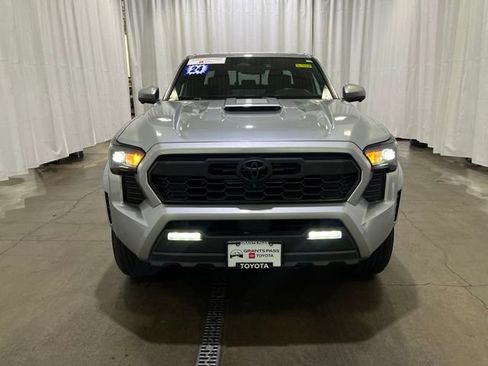 Certified 2024 Toyota Tacoma TRD Sport w/ TRD Sport Premium Package AWD/4WD image 9