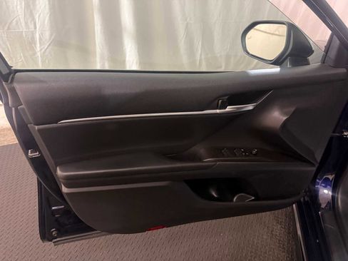 Certified 2021 Toyota Camry SE w/ Convenience Package image 20