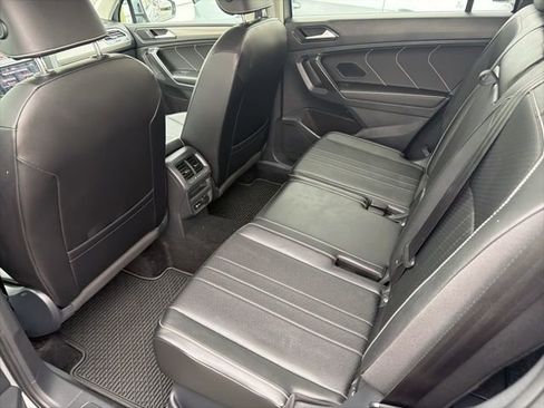 Used 2022 Volkswagen Tiguan SE image 14