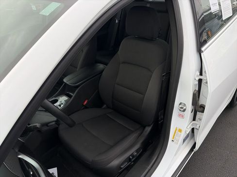 Used 2024 Chevrolet Malibu LT w/ Sport Edition FWD image 17