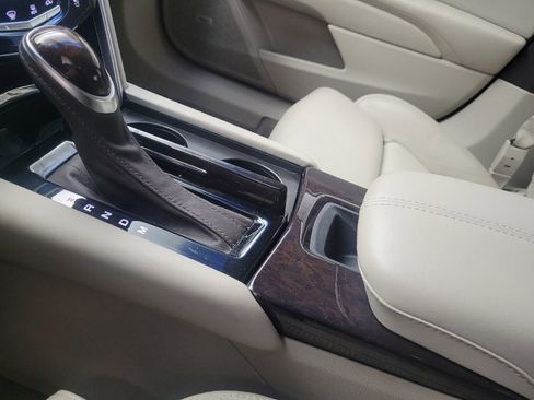 Used 2014 Cadillac XTS Luxury image 26