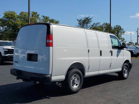 New 2025 Chevrolet Express 2500 w/ Driver Convenience Package image 7