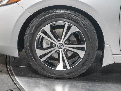 Used 2021 Nissan Sentra SV image 9