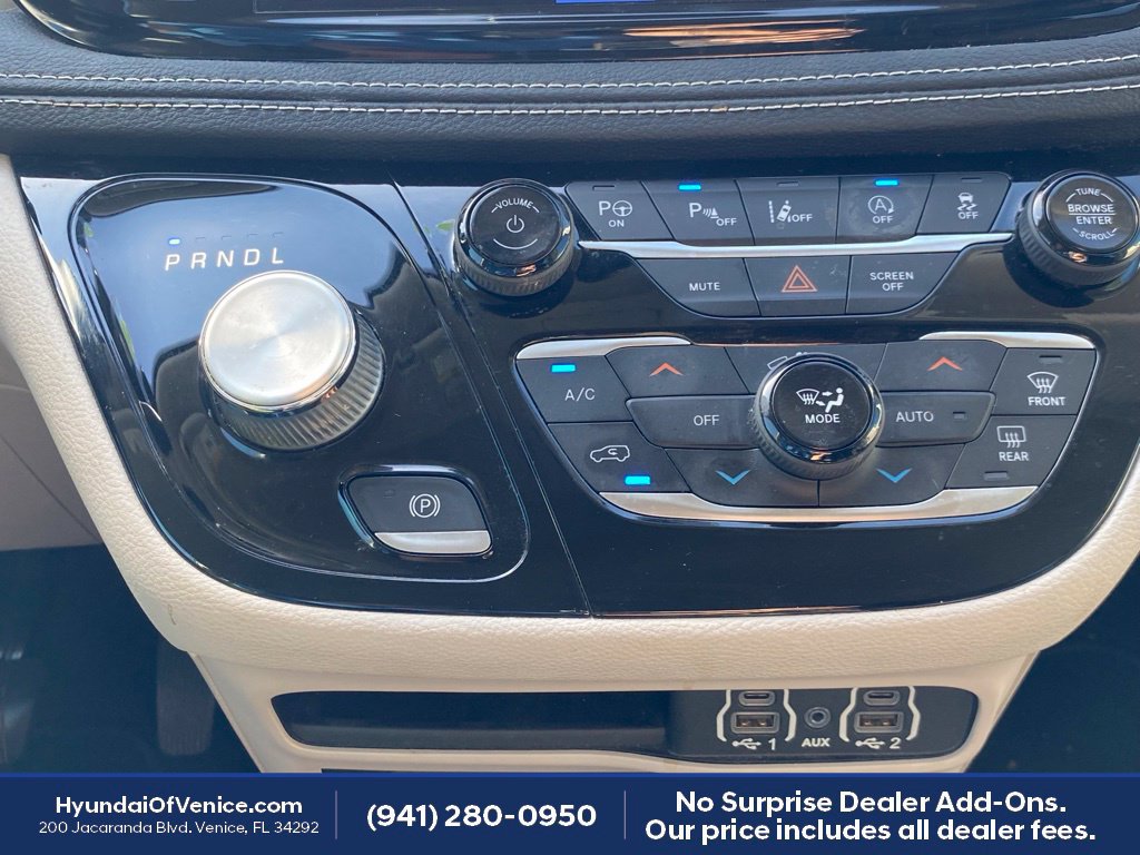 Used 2022 Chrysler Pacifica Touring-L w/ Uconnect Theater Family Group FWD image 14