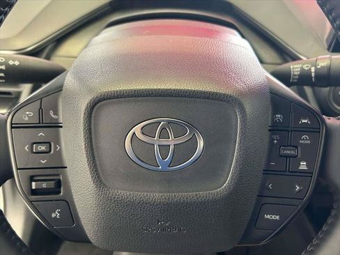 Certified 2025 Toyota Prius LE FWD image 24