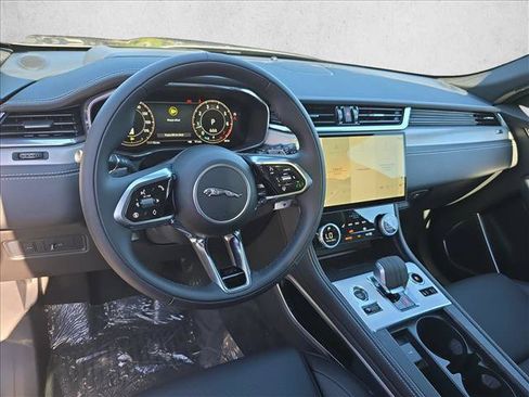 Used 2026 Jaguar F-PACE R-Dynamic S AWD/4WD image 13