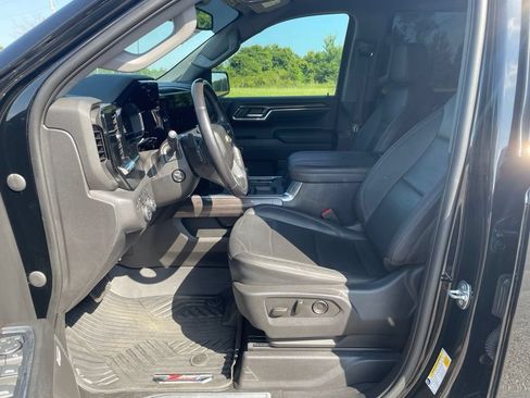 Used 2023 Chevrolet Silverado 1500 LTZ w/ Z71 Off-Road Package AWD/4WD image 13