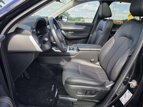Certified 2025 MAZDA CX-70 Plug-In Hybrid w/ Premium Pkg AWD/4WD image 9