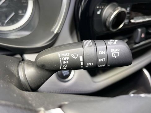 Certified 2021 Toyota Highlander XLE image 25