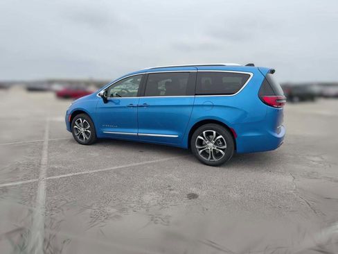 New 2026 Chrysler Pacifica Pinnacle w/ Trailer Tow Group image 7