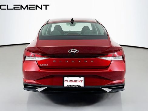 Certified 2023 Hyundai Elantra SEL w/ Convenience Package FWD image 8