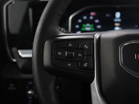 Used 2024 GMC Sierra 1500 SLE image 25