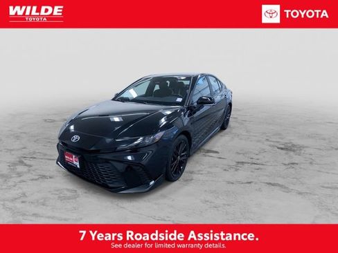 Certified 2025 Toyota Camry SE image 5