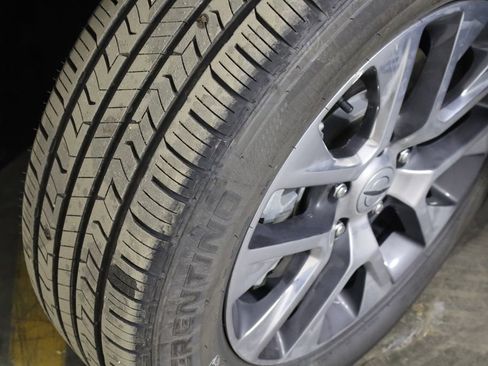 Used 2023 Chrysler Pacifica Pinnacle image 42