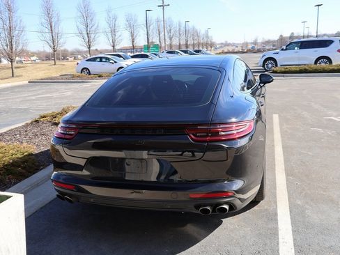 Used 2018 Porsche Panamera 4S image 11