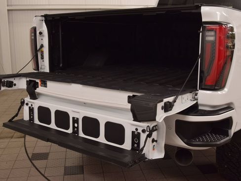 Used 2025 GMC Sierra 2500 AT4 w/ AT4 Premium Plus Package AWD/4WD image 24
