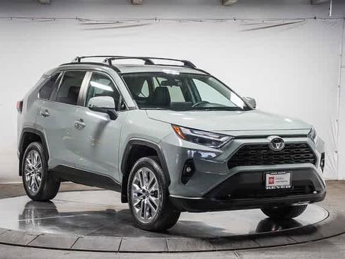 Certified 2022 Toyota RAV4 XLE Premium image 6