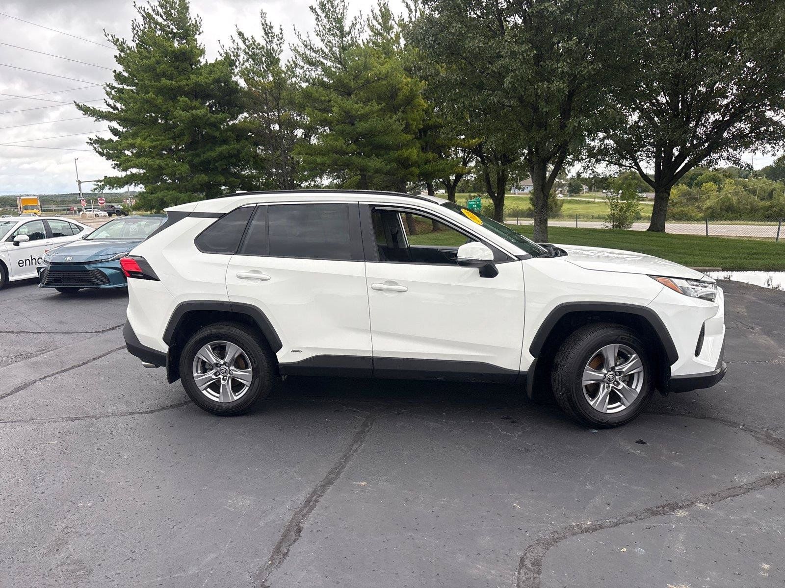 Used 2025 Toyota RAV4 XLE w/ Convenience Package AWD/4WD image 11