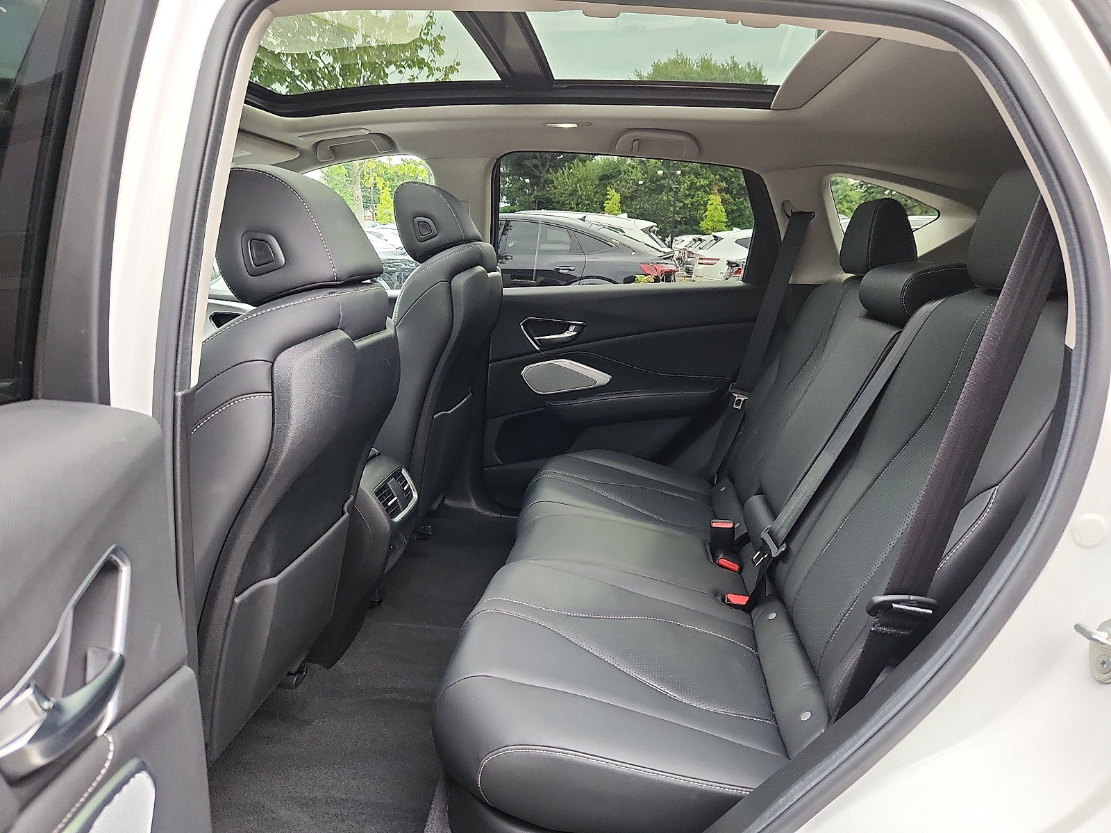 Used 2023 Acura RDX w/ Technology Package AWD/4WD image 10
