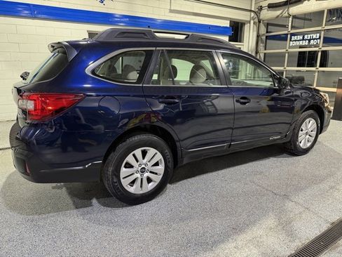 Used 2018 Subaru Outback 2.5i image 11