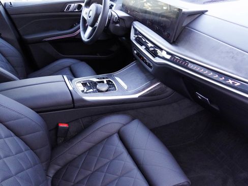 Used 2026 BMW X7 xDrive40i w/ M Sport Package image 10