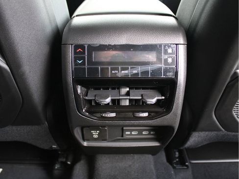 New 2026 Jeep Grand Cherokee L 4WD image 24